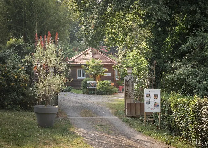 Guest house Avec Jacuzzi Privatif Fichous-Riumayou