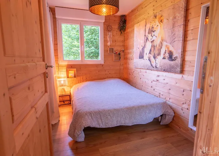 Guest house Avec Jacuzzi Privatif 3*